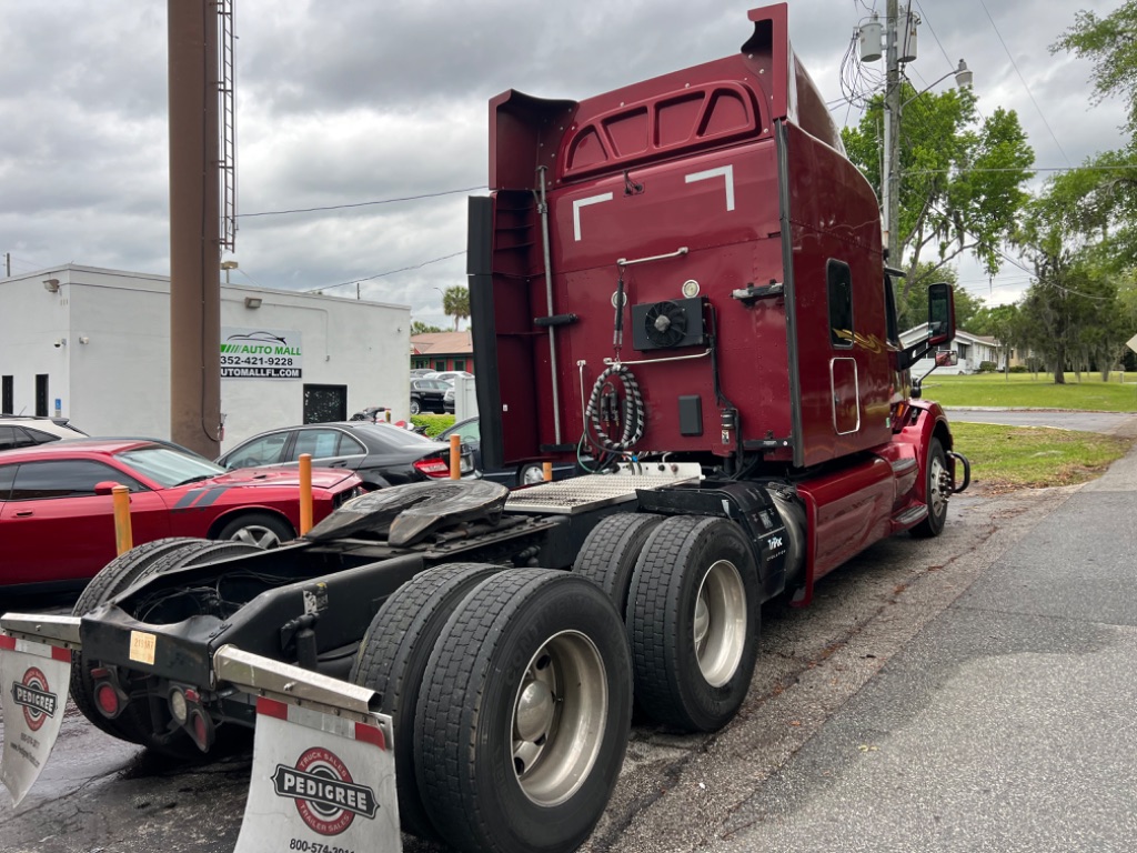 2019 Peterbilt 579 - $39,900