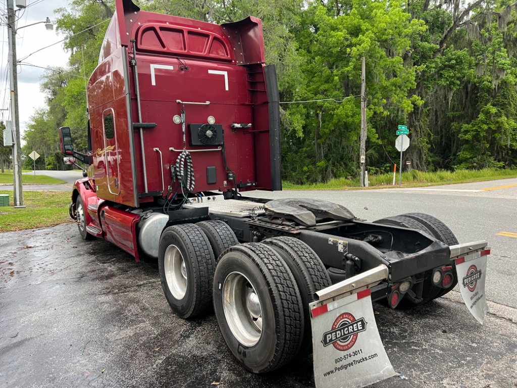 2019 Peterbilt 579 - $39,900