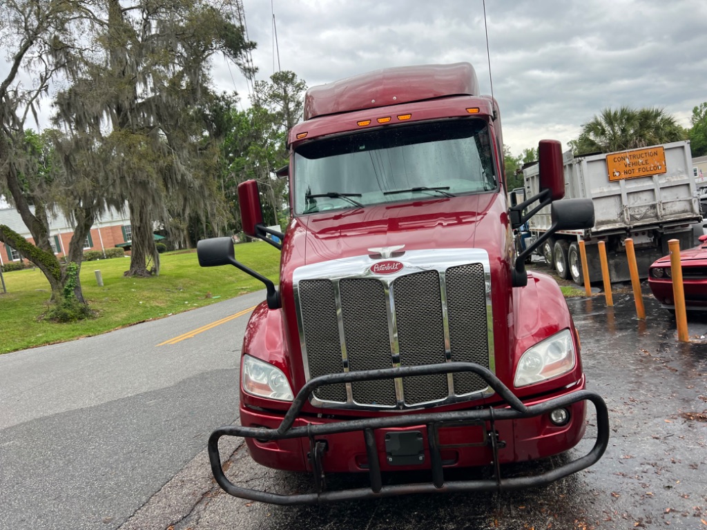 2019 Peterbilt 579 - $39,900