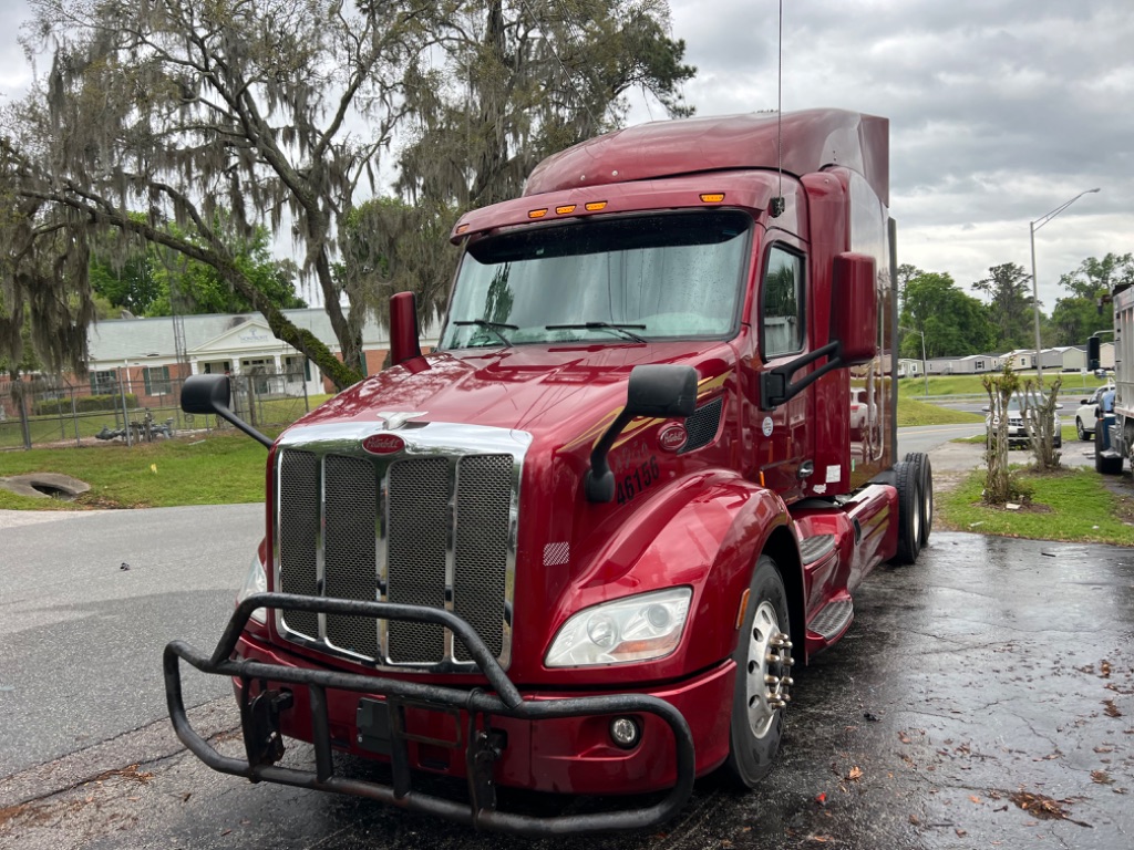 2019 Peterbilt 579 - $39,900