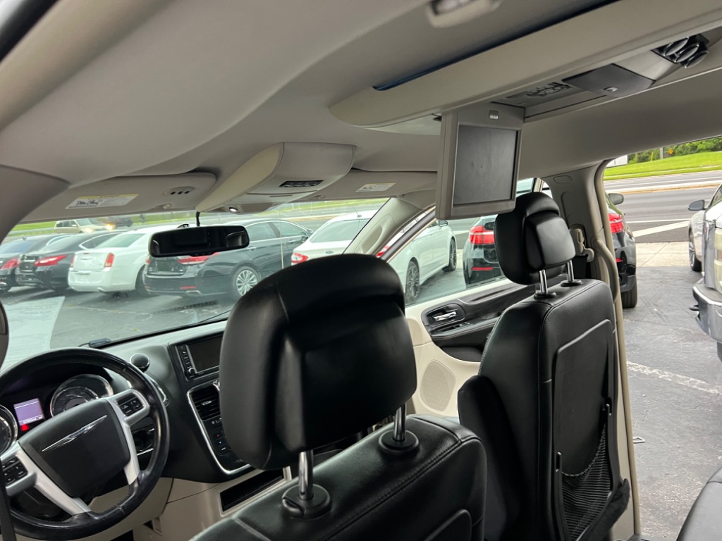 2013 Chrysler Town and Country - $9,995
