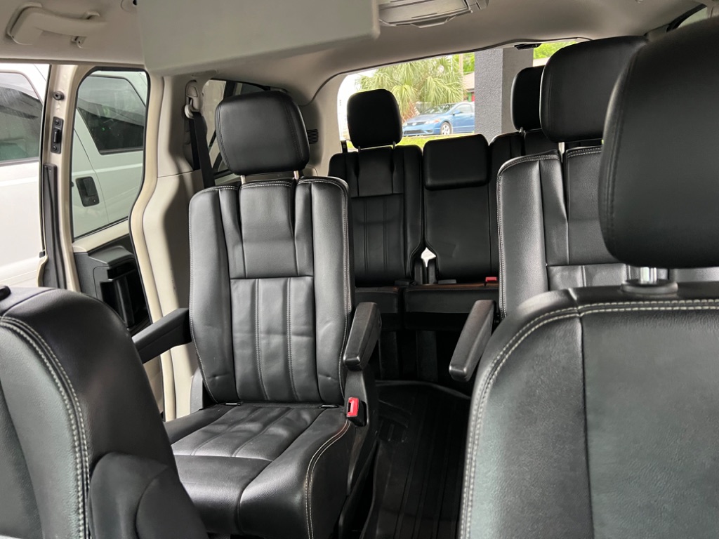 2013 Chrysler Town and Country - $9,995