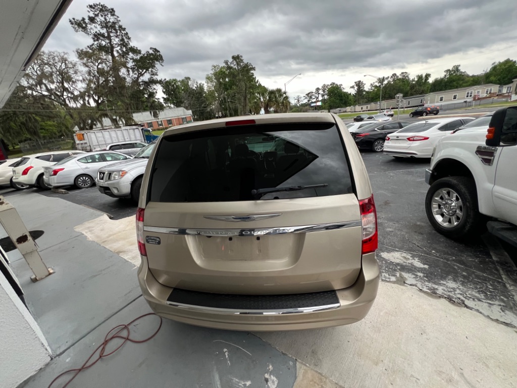 2013 Chrysler Town and Country - $9,995