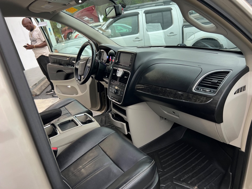 2013 Chrysler Town and Country - $9,995