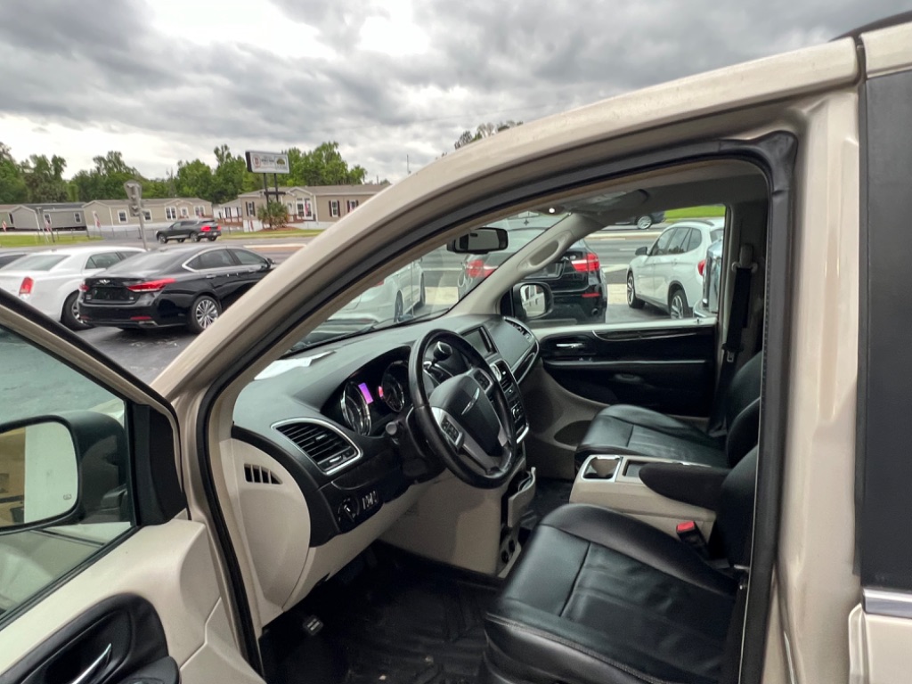 2013 Chrysler Town and Country - $9,995