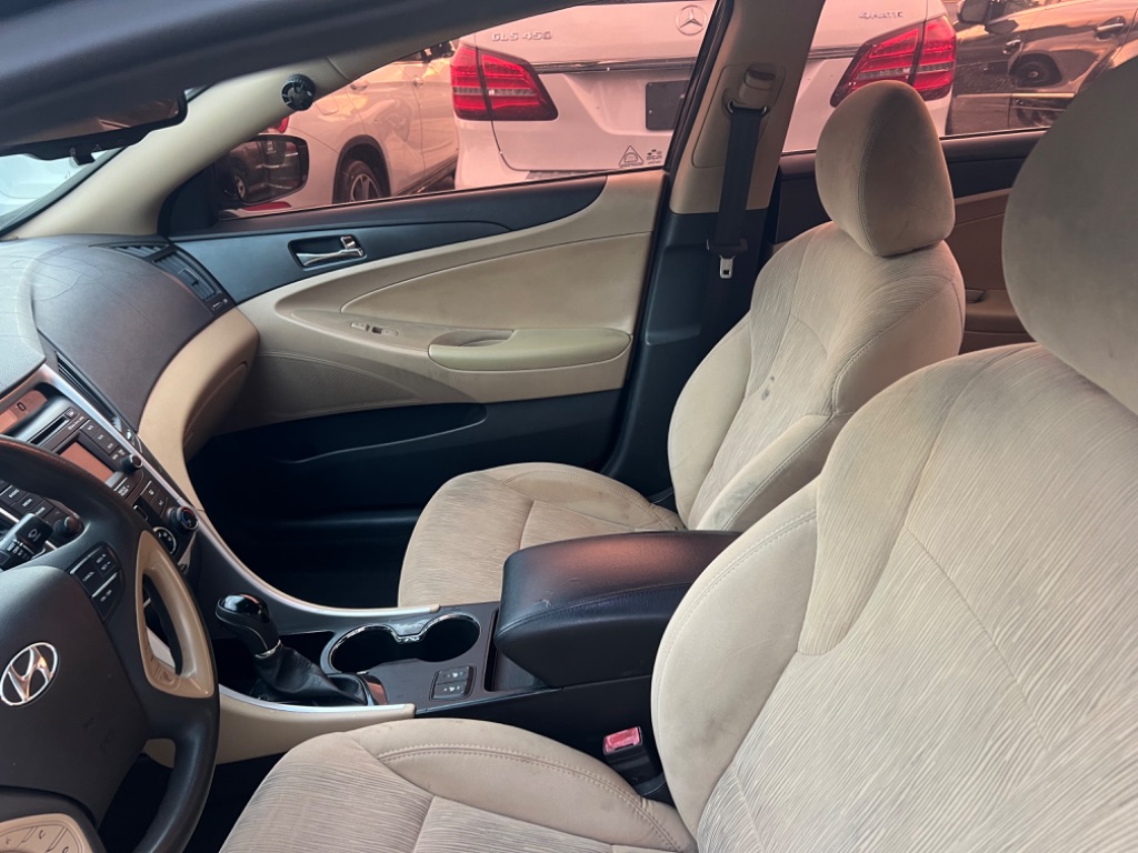 2014 Hyundai Sonata - $5,400