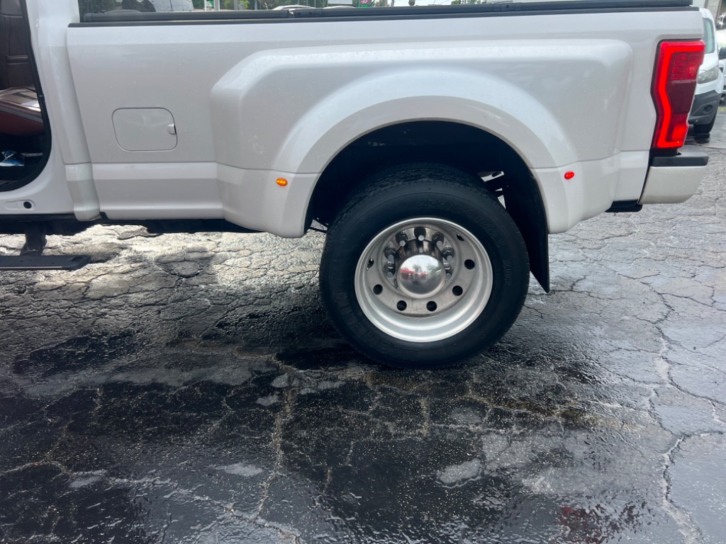 2018 Ford F-350 - $39,900
