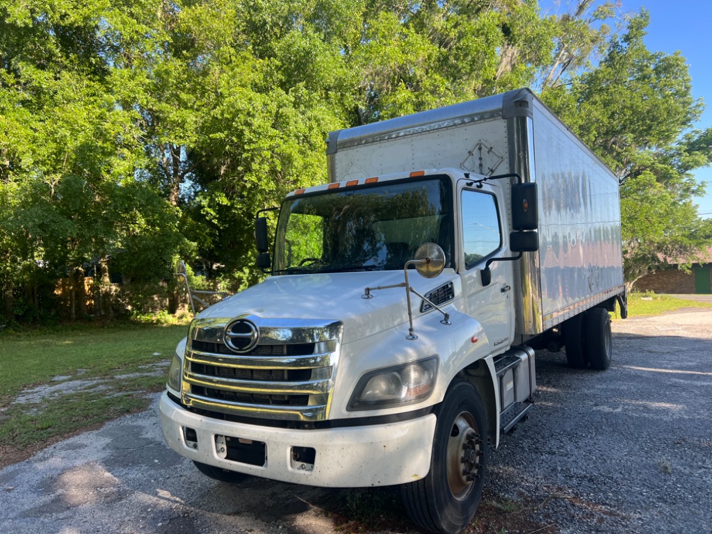 2016 Hino 268 - $29,950