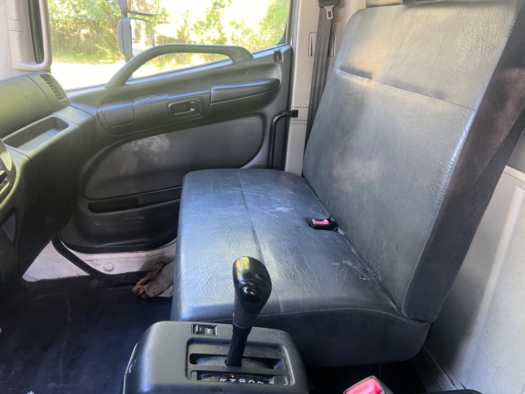 2016 Hino 268 - $29,950