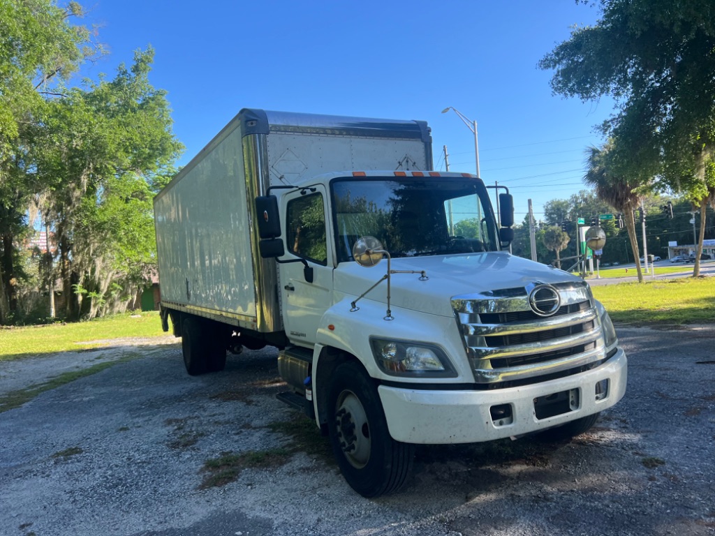 2016 Hino 268 - $29,950