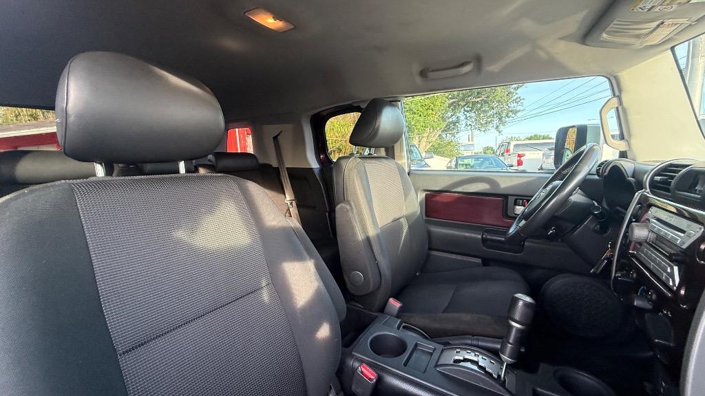 2007 Toyota FJ Cruiser - $11,900