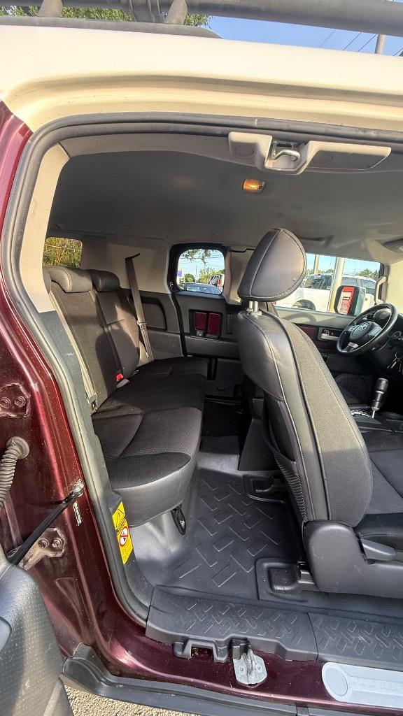 2007 Toyota FJ Cruiser - $11,900