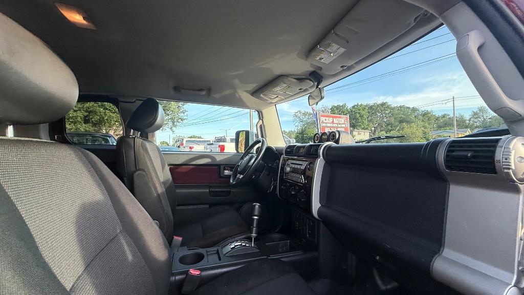 2007 Toyota FJ Cruiser - $11,900