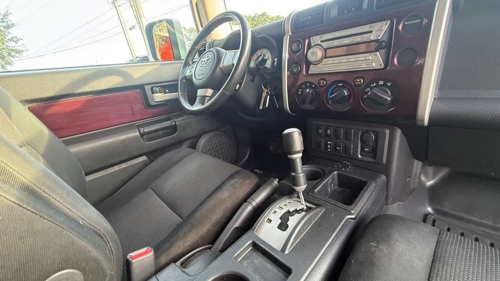2007 Toyota FJ Cruiser - $11,900