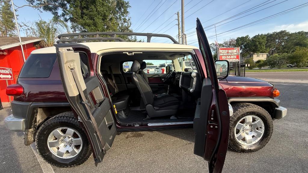 2007 Toyota FJ Cruiser - $11,900