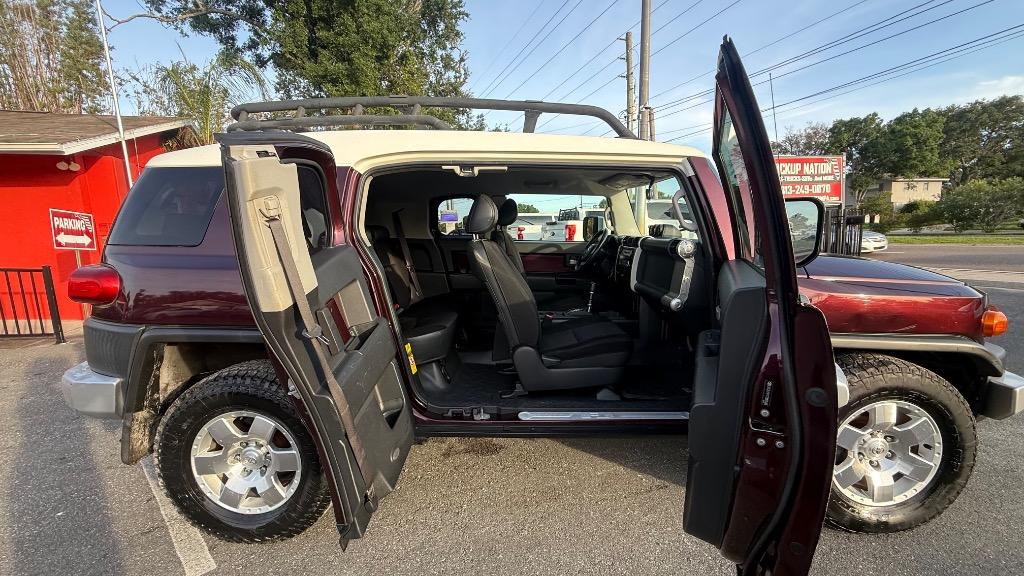 2007 Toyota FJ Cruiser - $11,900