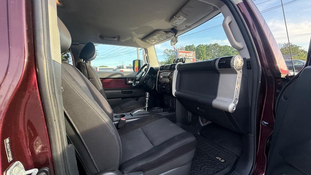 2007 Toyota FJ Cruiser - $11,900
