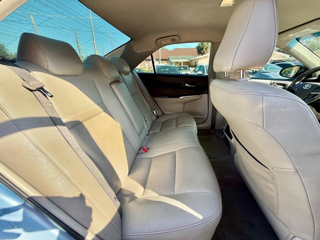 2014 Toyota Camry Hybrid LE photo