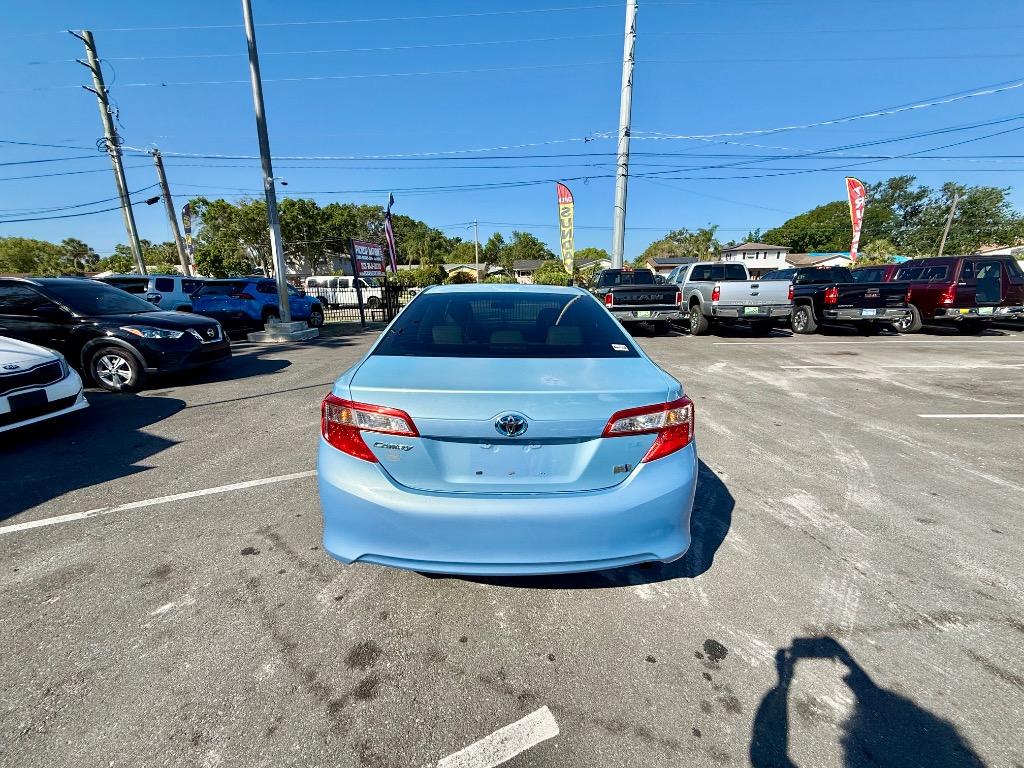 2014 Toyota Camry Hybrid LE photo