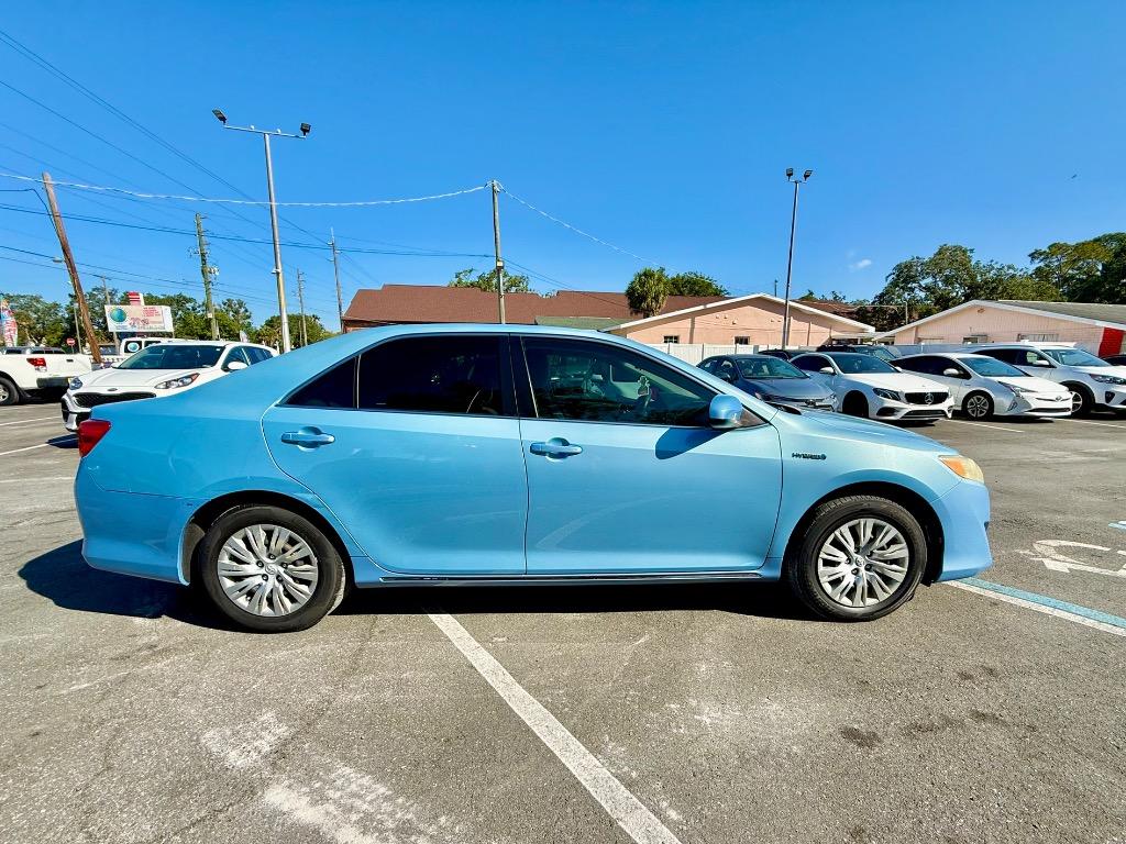 2014 Toyota Camry Hybrid LE photo