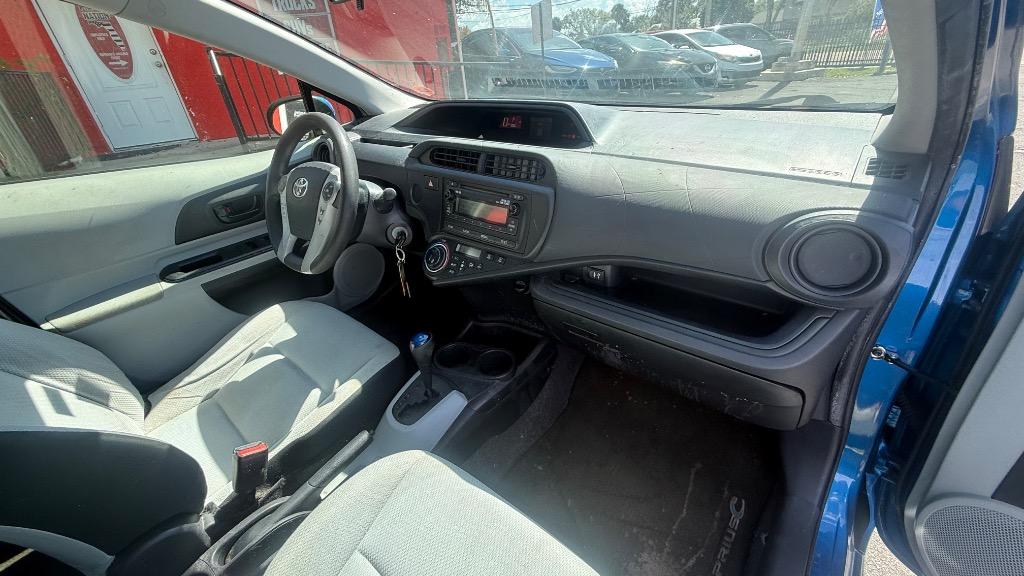 2014 Toyota Prius - $7,500