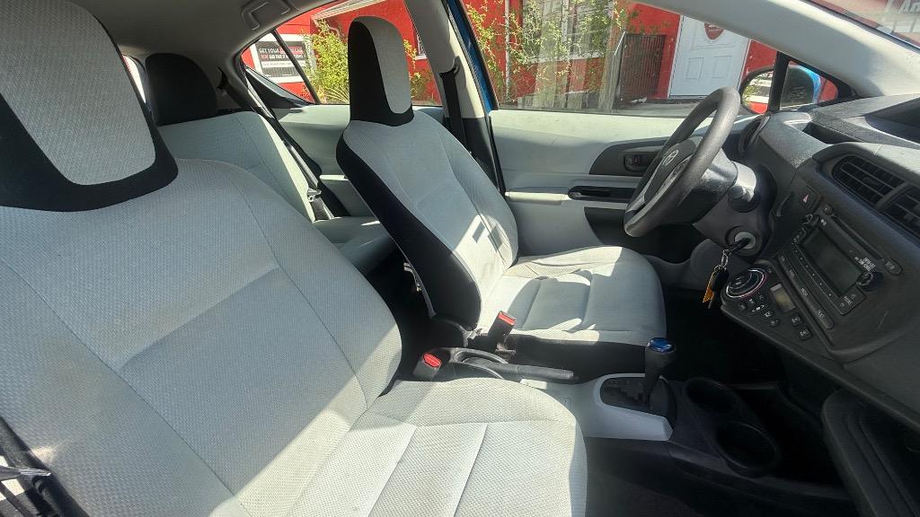 2014 Toyota Prius - $7,500