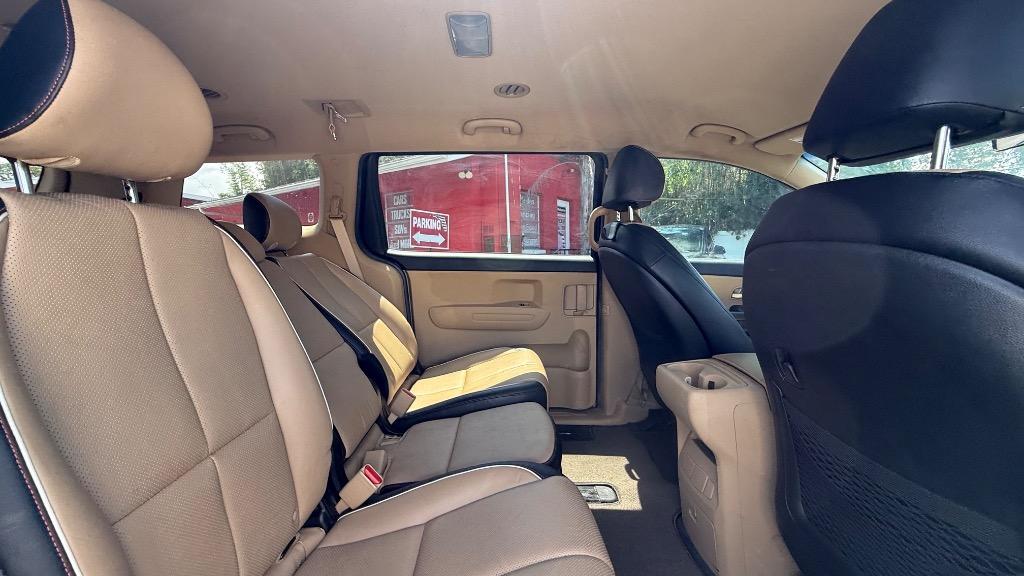 2016 Kia Sedona - $8,500