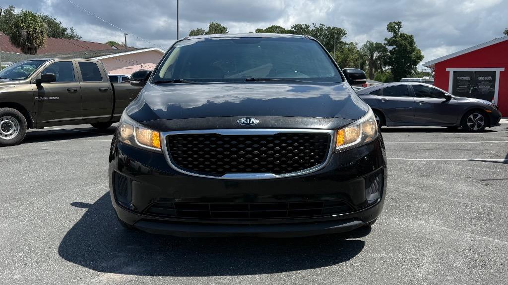 2016 Kia Sedona - $8,500