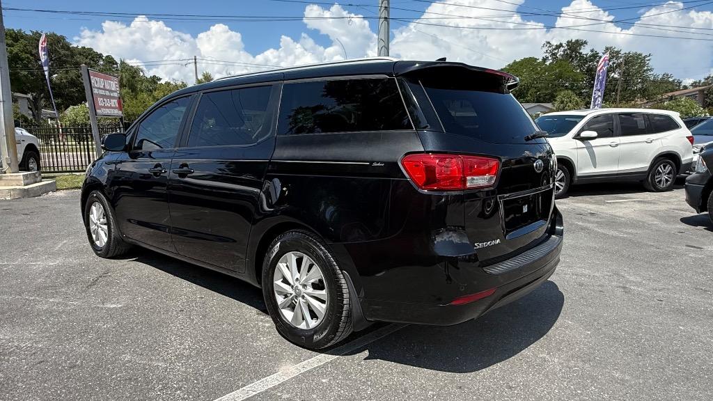 2016 Kia Sedona - $8,500
