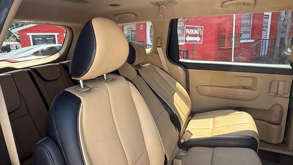2016 Kia Sedona - $8,500