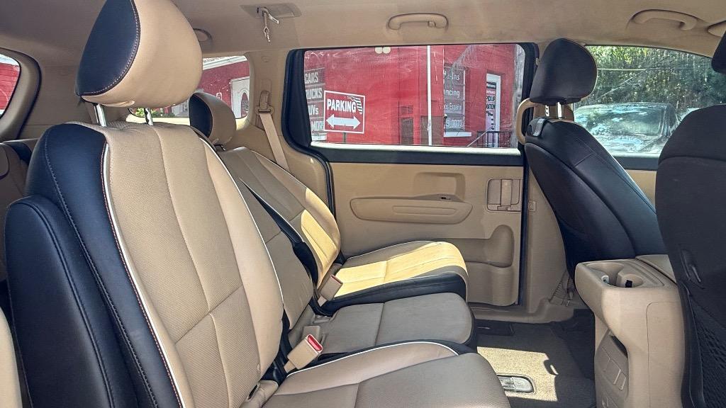 2016 Kia Sedona - $8,500