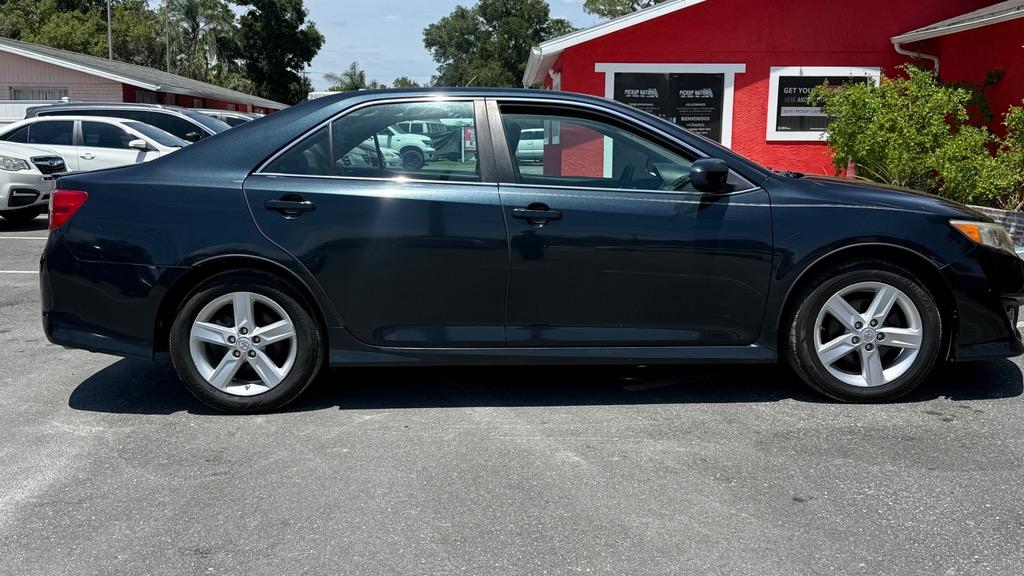 2014 Toyota Camry - $9,900