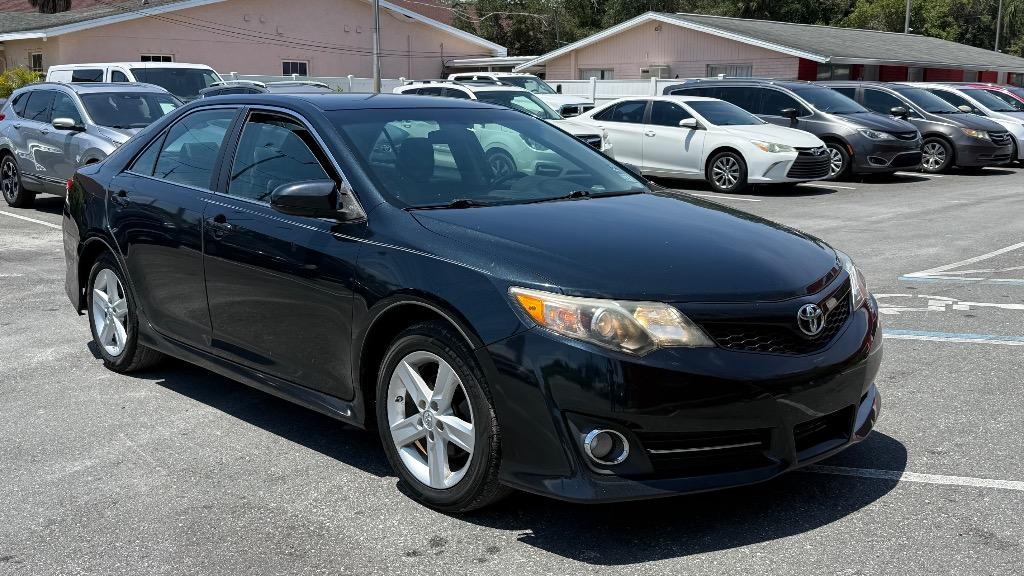 2014 Toyota Camry - $9,900