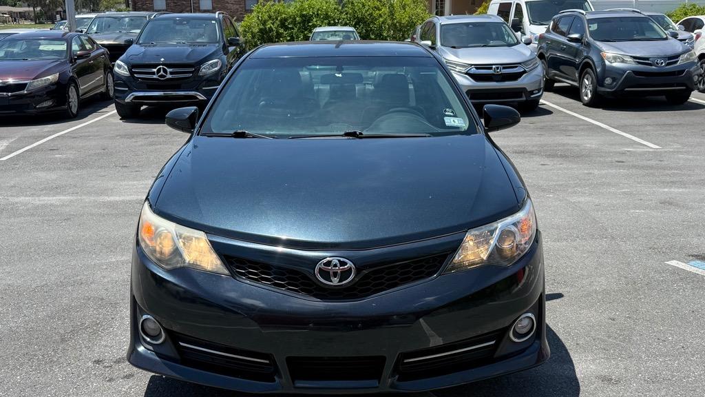 2014 Toyota Camry - $9,900