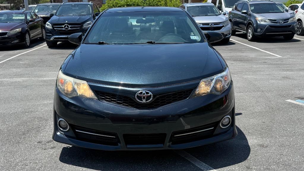 2014 Toyota Camry - $9,900