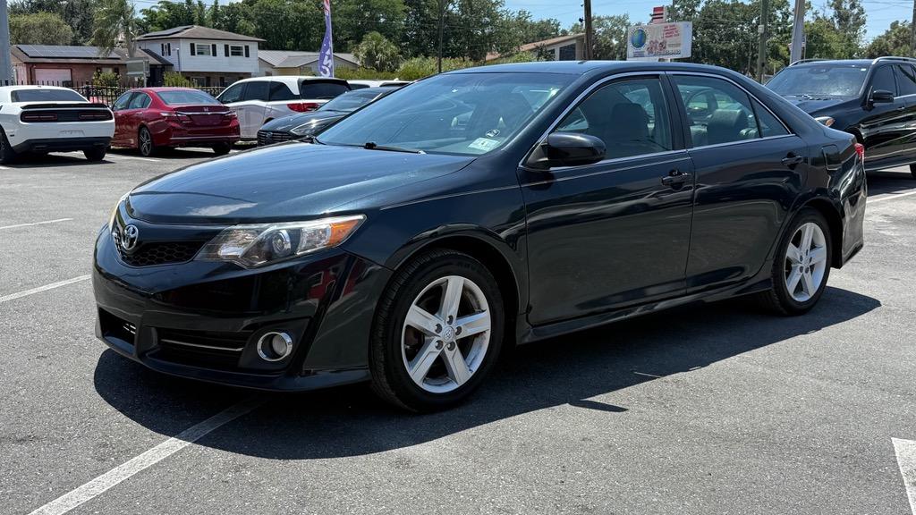 2014 Toyota Camry - $9,900