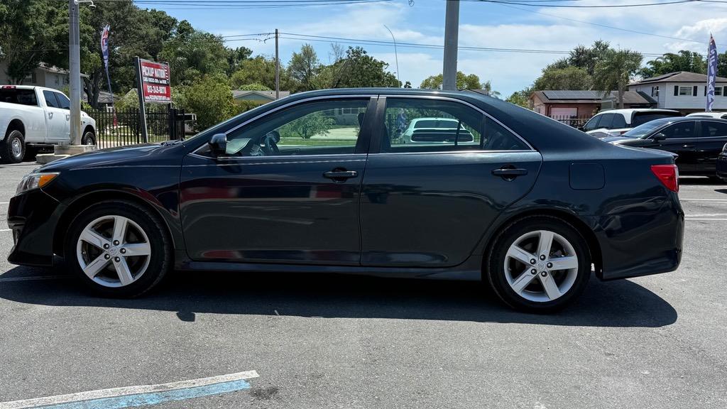 2014 Toyota Camry - $9,900
