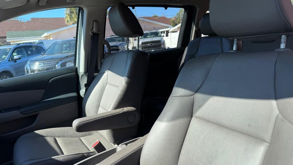 2014 Honda Odyssey - $8,900
