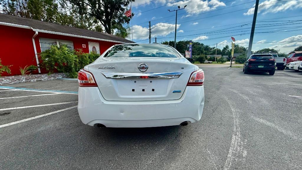 2013 Nissan Altima - $4,500