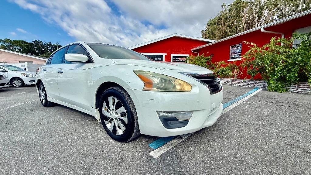 2013 Nissan Altima - $4,500