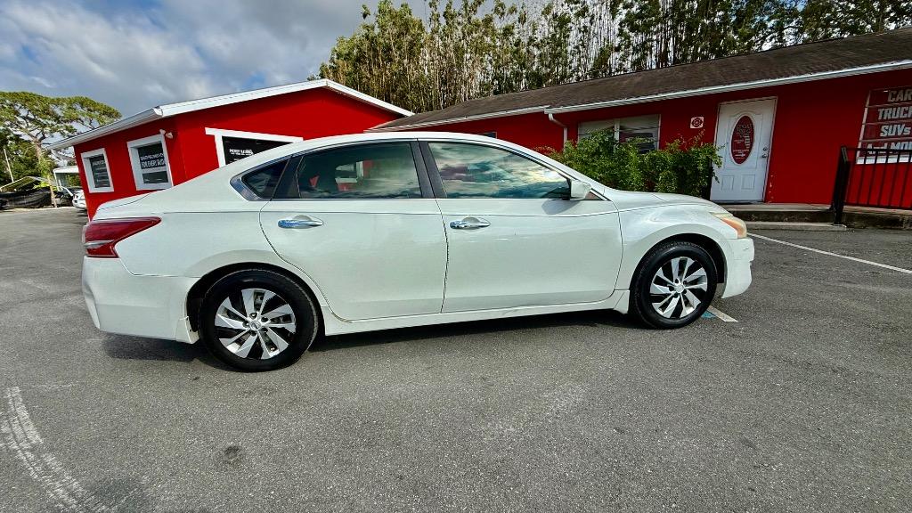 2013 Nissan Altima - $4,500