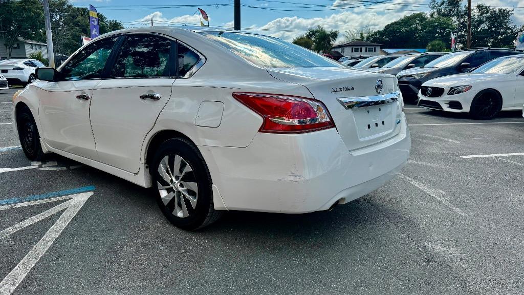 2013 Nissan Altima - $4,500