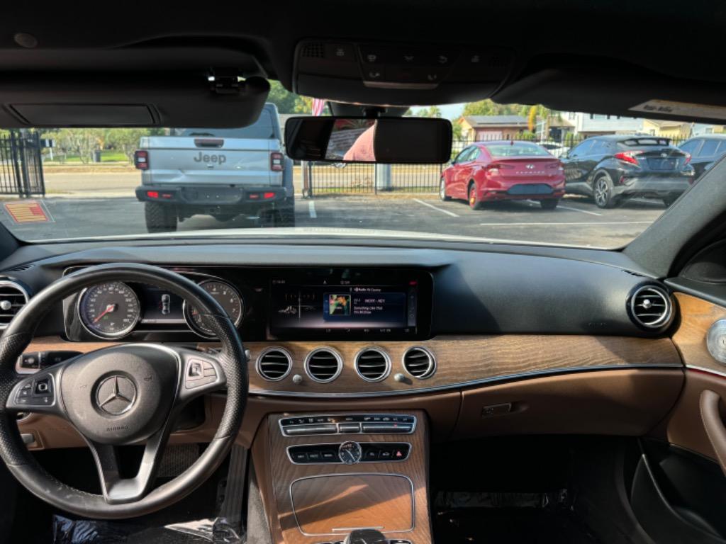 2018 Mercedes-Benz E-Class E300 photo