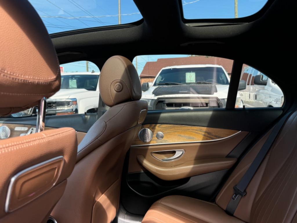 2018 Mercedes-Benz E-Class E300 photo