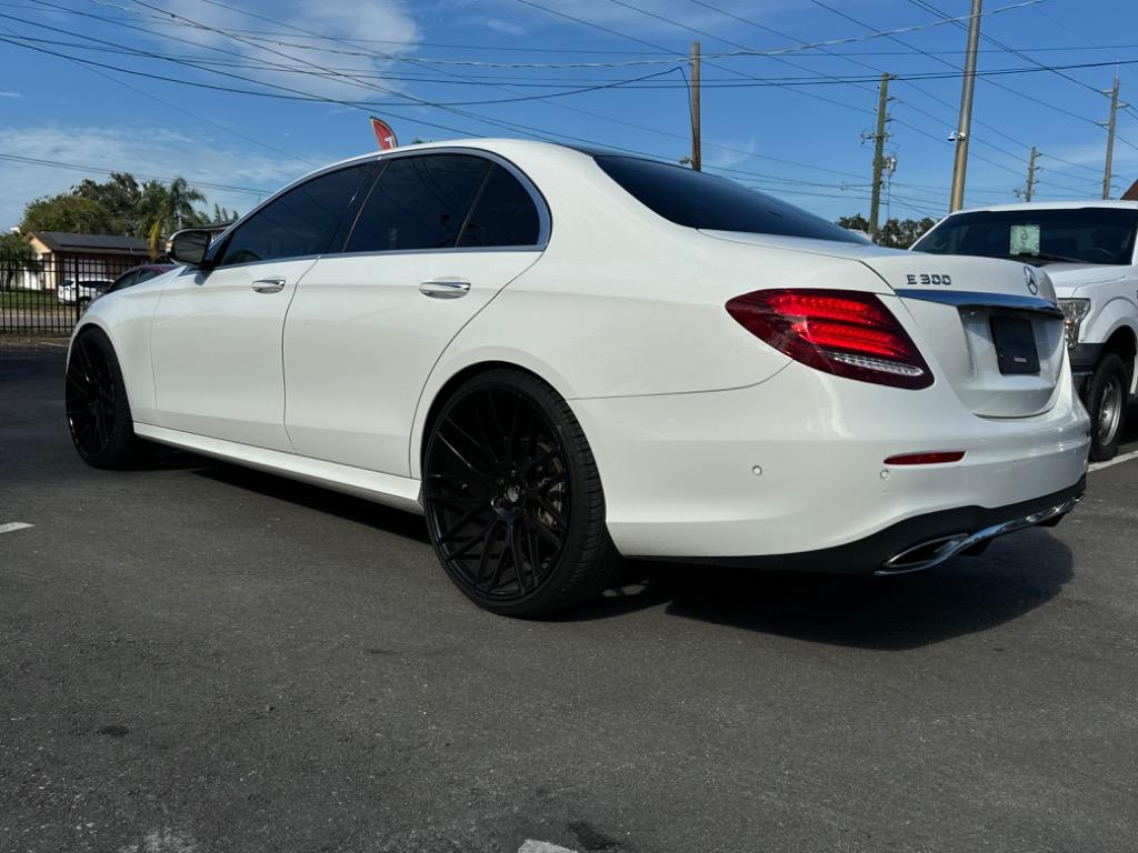 2018 Mercedes-Benz E-Class E300 photo