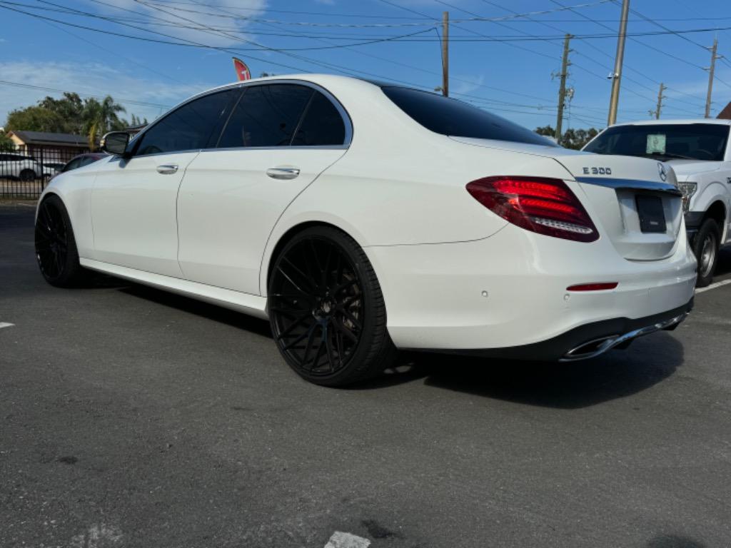2018 Mercedes-Benz E-Class E300 photo