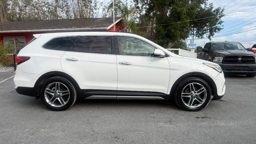 2017 Hyundai Santa Fe - $11,500