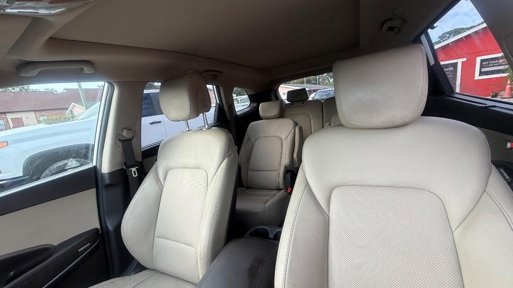 2017 Hyundai Santa Fe - $11,500