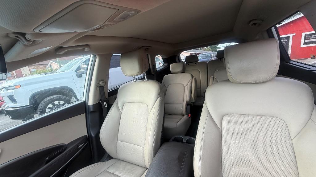 2017 Hyundai Santa Fe - $11,500