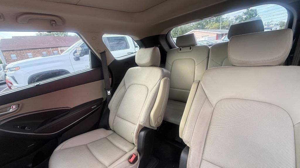 2017 Hyundai Santa Fe - $11,500